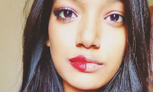 New Instagram Trend Has Women Putting Make-Up on Just One Side of Their Face