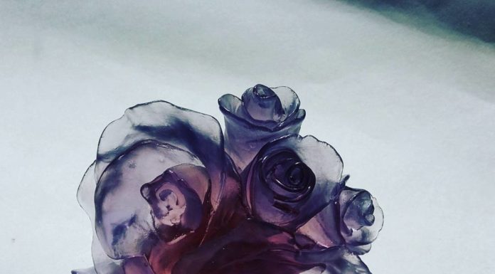 The Impossibly Lifelike Glass Flowers of Laura Hart