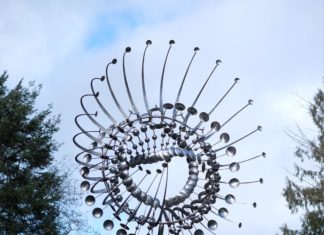 The Hypnotic Sculptures of Anthony Howe