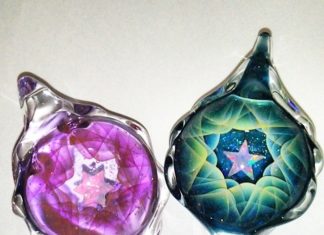 Japanese Artist Creates Cosmic Wonders Using Glass