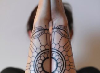 Roxx’s Geometric Tattoos Are Works of Art
