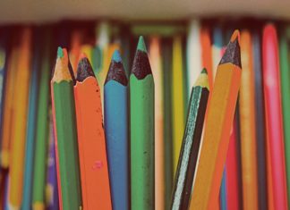Artist Uses Colored Pencils to Make One Giant Colored Pencil