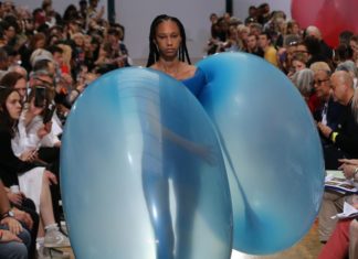 Shape-Shifting Balloon Dresses By Fredrik Tjærandsen Have Gone Viral