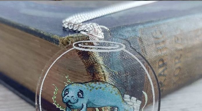 Artist Makes Whimsical Acrylic Necklaces With Cute Characters Captured Inside
