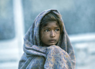 Photographer Captures India’s Biggest Religious Spectacle