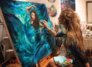 Artist Paints Ocean-Inspired Paintings