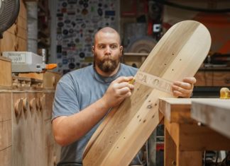 Talented Guy Makes Skateboards from Old Pallets
