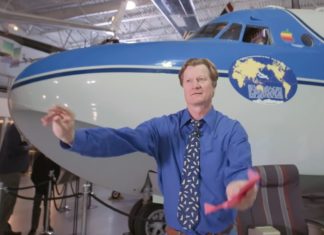 See How This World Record-Breaking Paper Airplane is Made