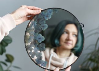 Artist Creates Nature-Inspired Mirrors You’ll Immediately Want to Own